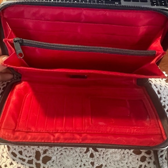 Vera Bradley BLOSSUM Black-Pink Floral Wristlet Wallet Zip-Around Vinyl - Picture 12 of 12